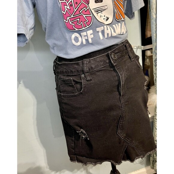 Women’s 2 Piece Outfit Size Small Van’s Men’s Med Tshirt Black Mini Skirt SzS - Picture 3 of 5